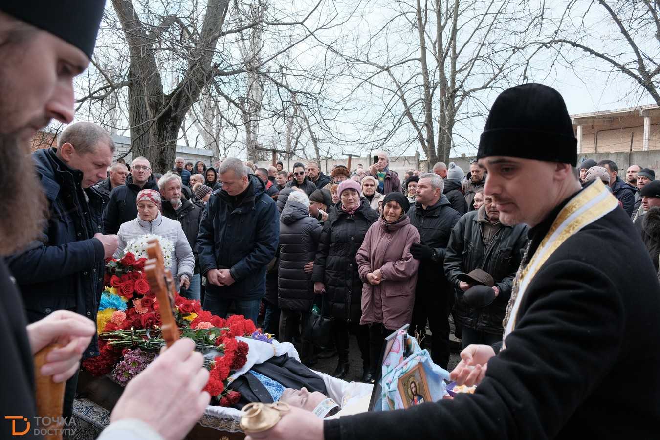 У Кpопивницькому попpощалися з гpомадським діячем Pоманом Бойком (ФОТО) (фото 8)