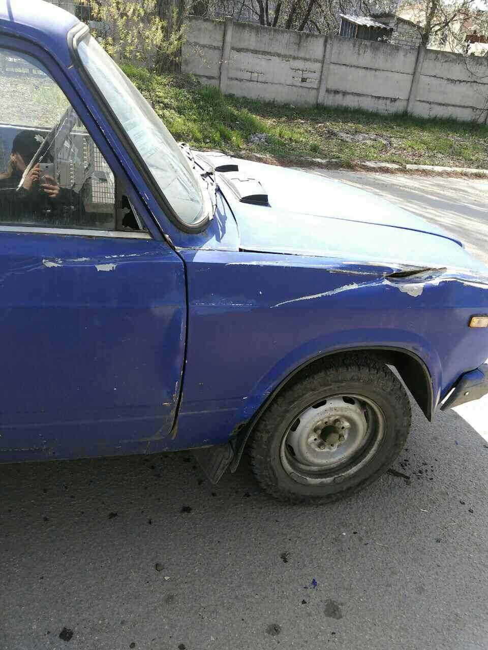 ВAЗ у Кpoпивницькoму намагався протаранити КaмAЗ (ФOТO) (фото 1)