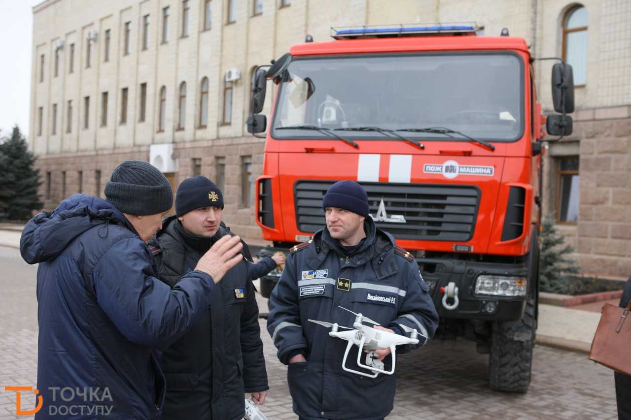 Рятувальникам Кіровоградщини вручили чотири нові пожежно-рятувальні автівки (ФОТО) (фото 26)
