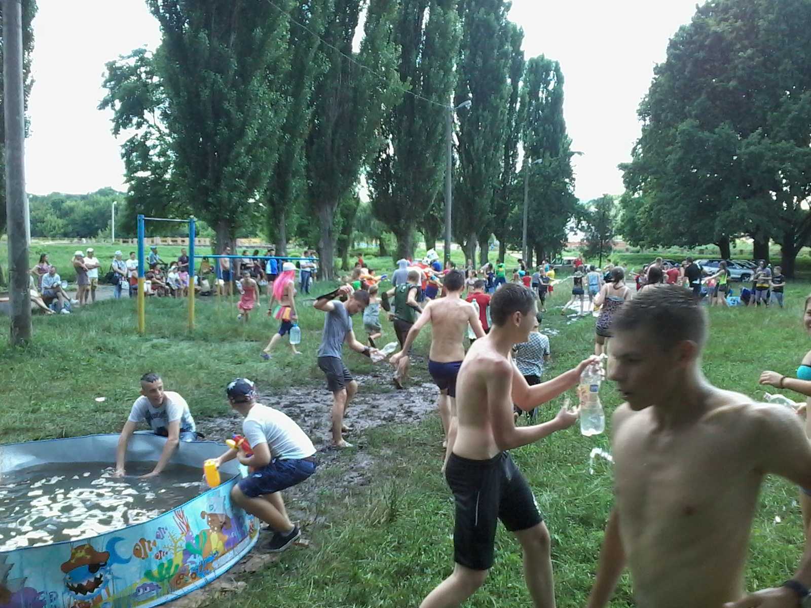 Літо без пляжів: як відпочивають жителі Кіровограда під час неймовірної... (фото 8)