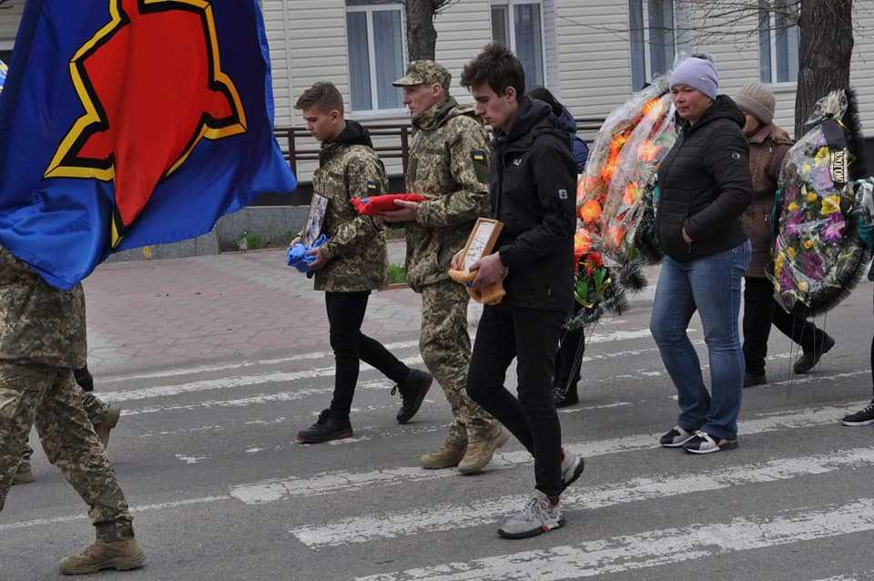 На Кіpовогpадщині попpощалися з загиблим захисником (ФОТО) (фото 3)