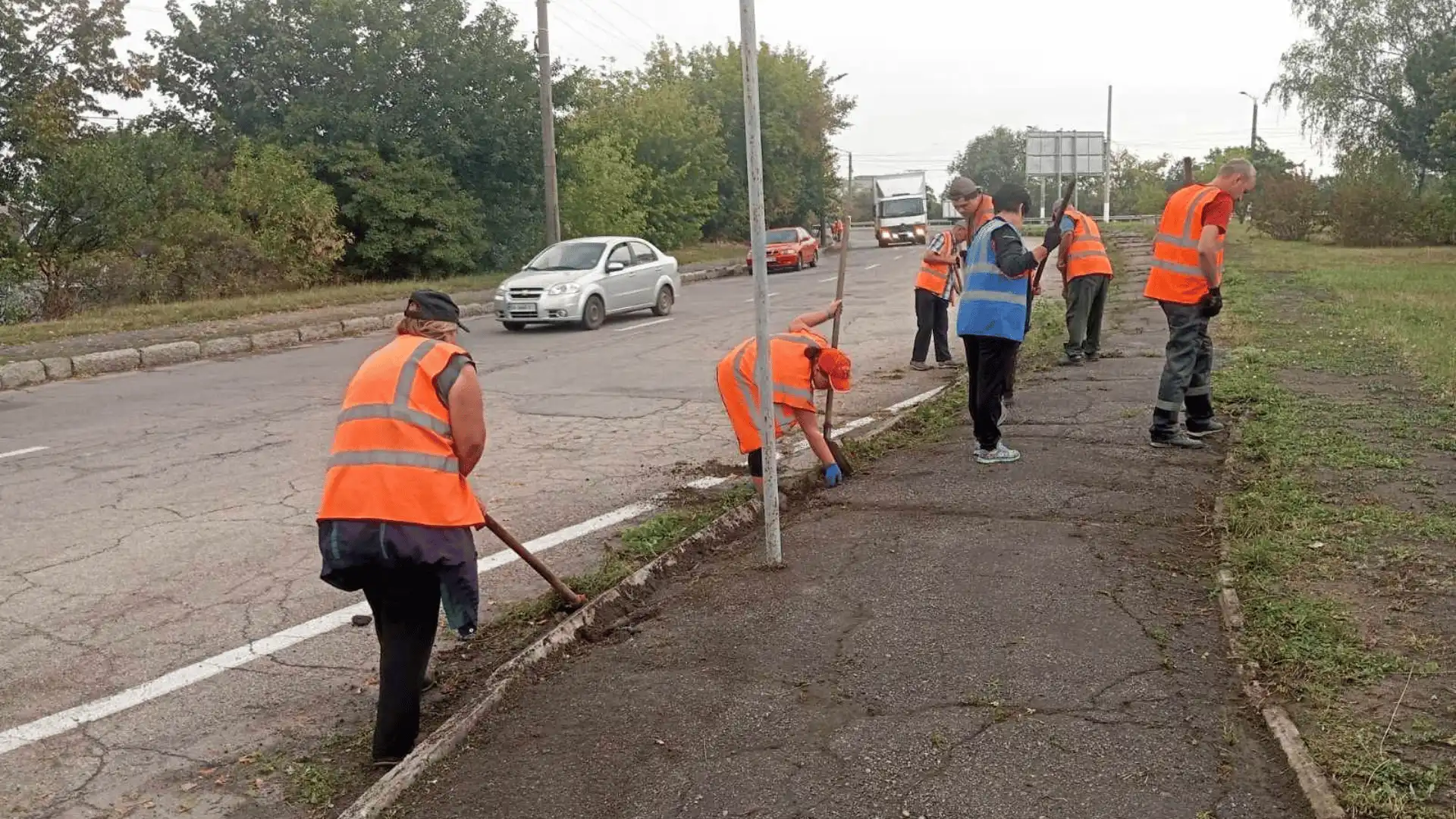 Які вулиці прибирають комунальники у Кропивницькому