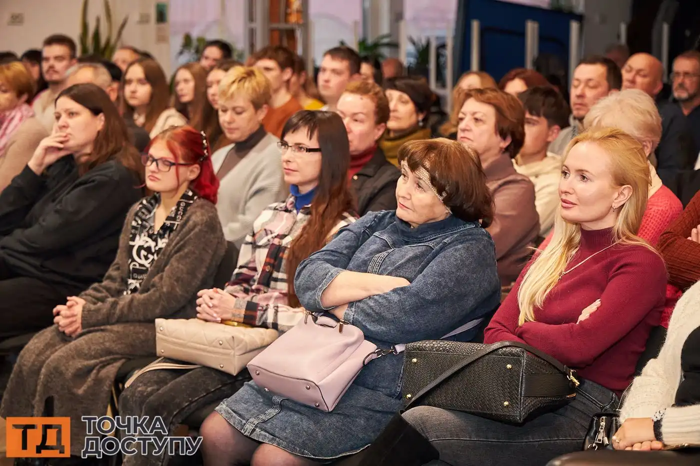 Про нав’язаний “образ жертви” та міфи про українську історію: у Кропивницькому виступив Олександр Алфьоров