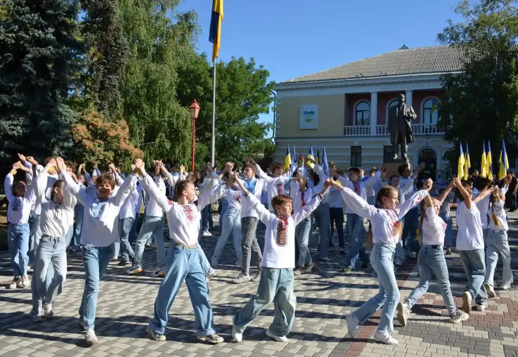 З покладанням квітів і врученням нагород: у Кропивницькому відбулися заходи до Дня Незалежності України