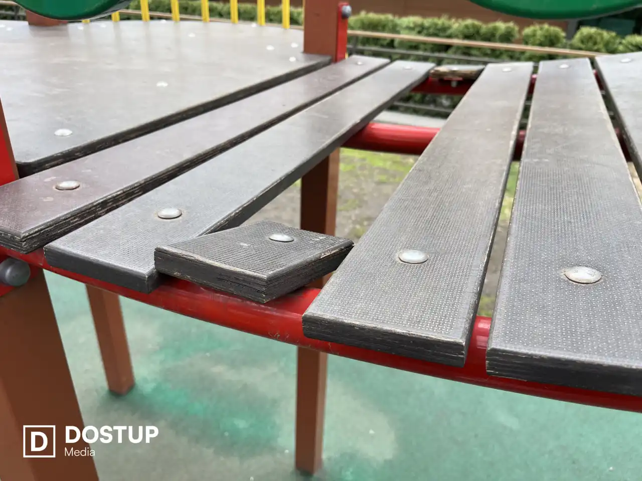 Дитячий майданчик у центрі Кропивницького