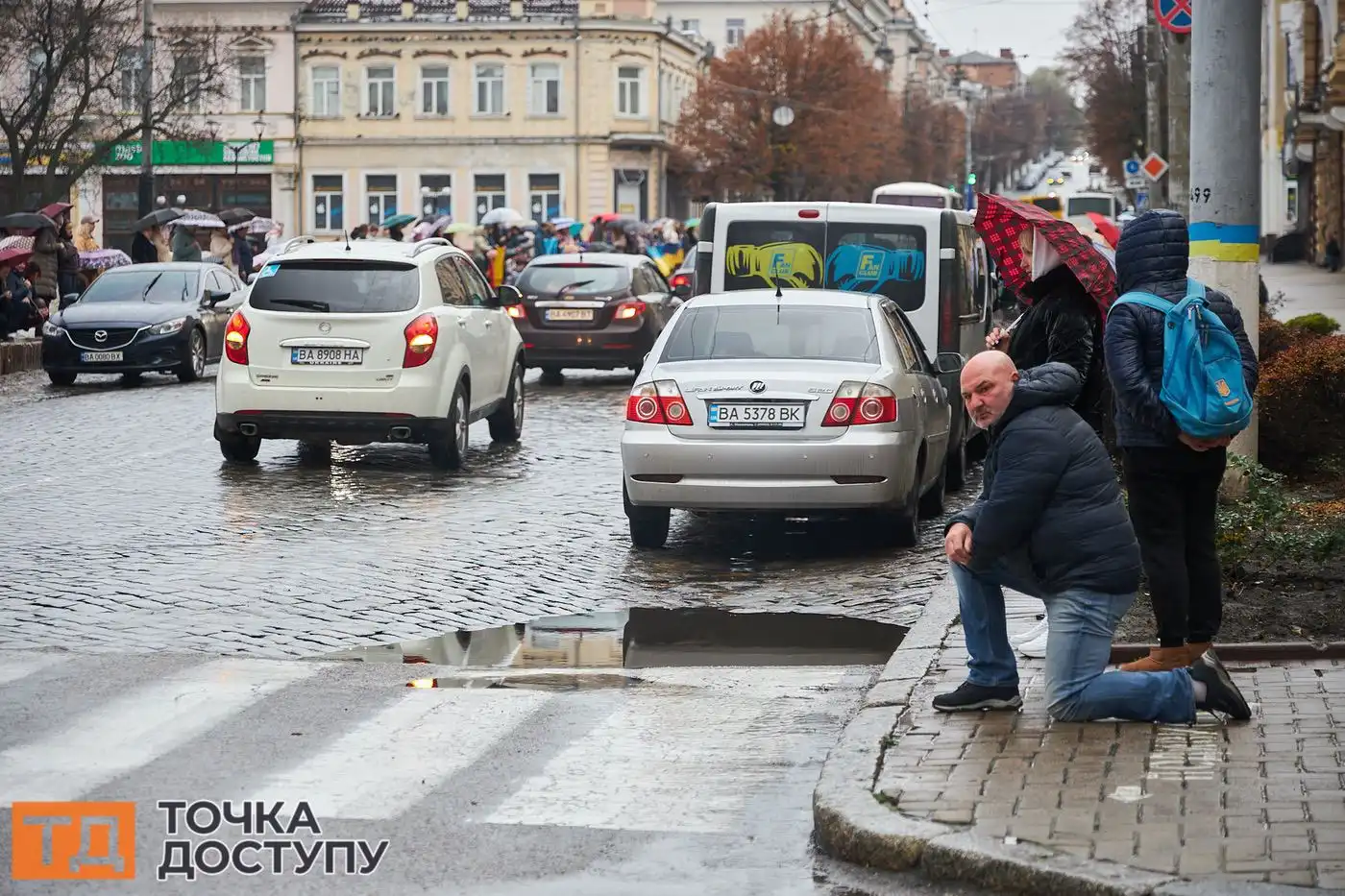 На центральній площі Кропивницького попрощалися з воїнами, що загинули на фронті.