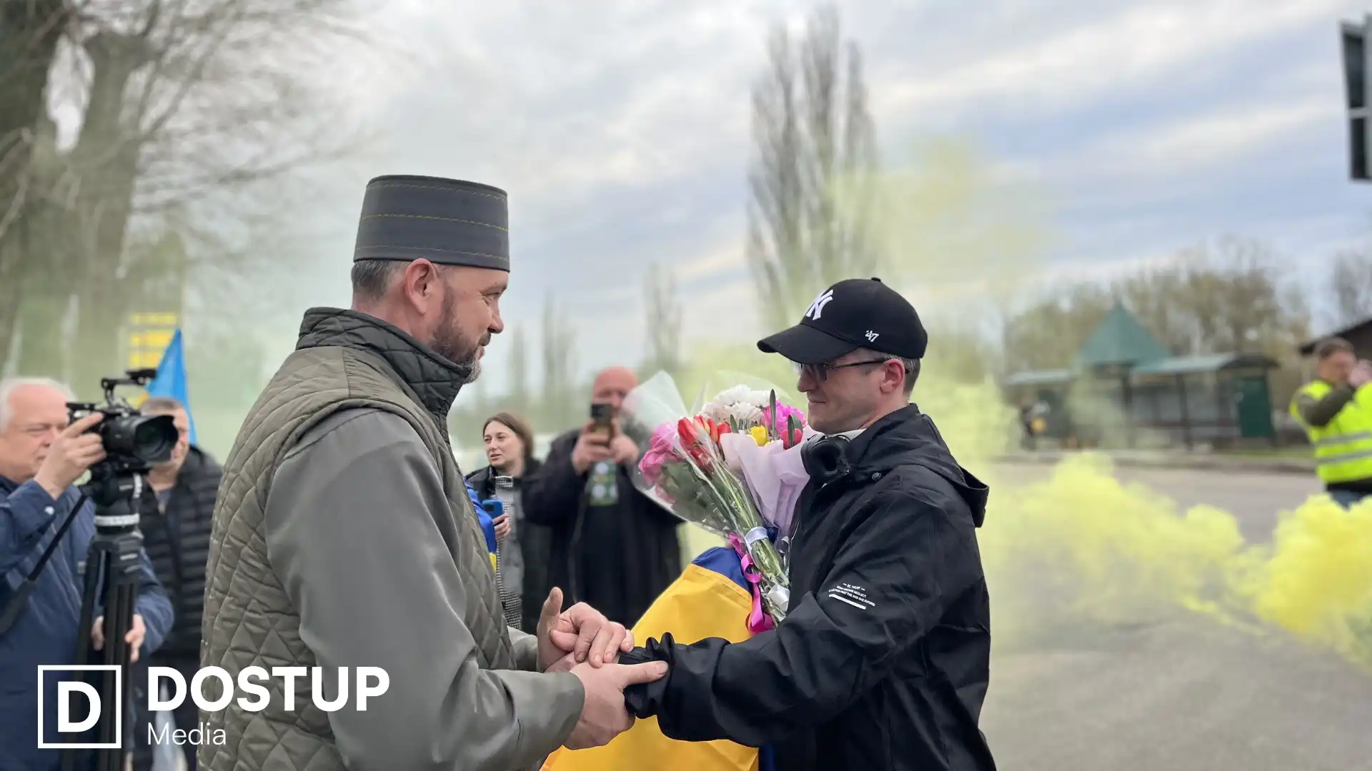 “Не віриться, що я вдома”: у Кропивницькому зустріли звільненого з полону захисника Євгена Коденця