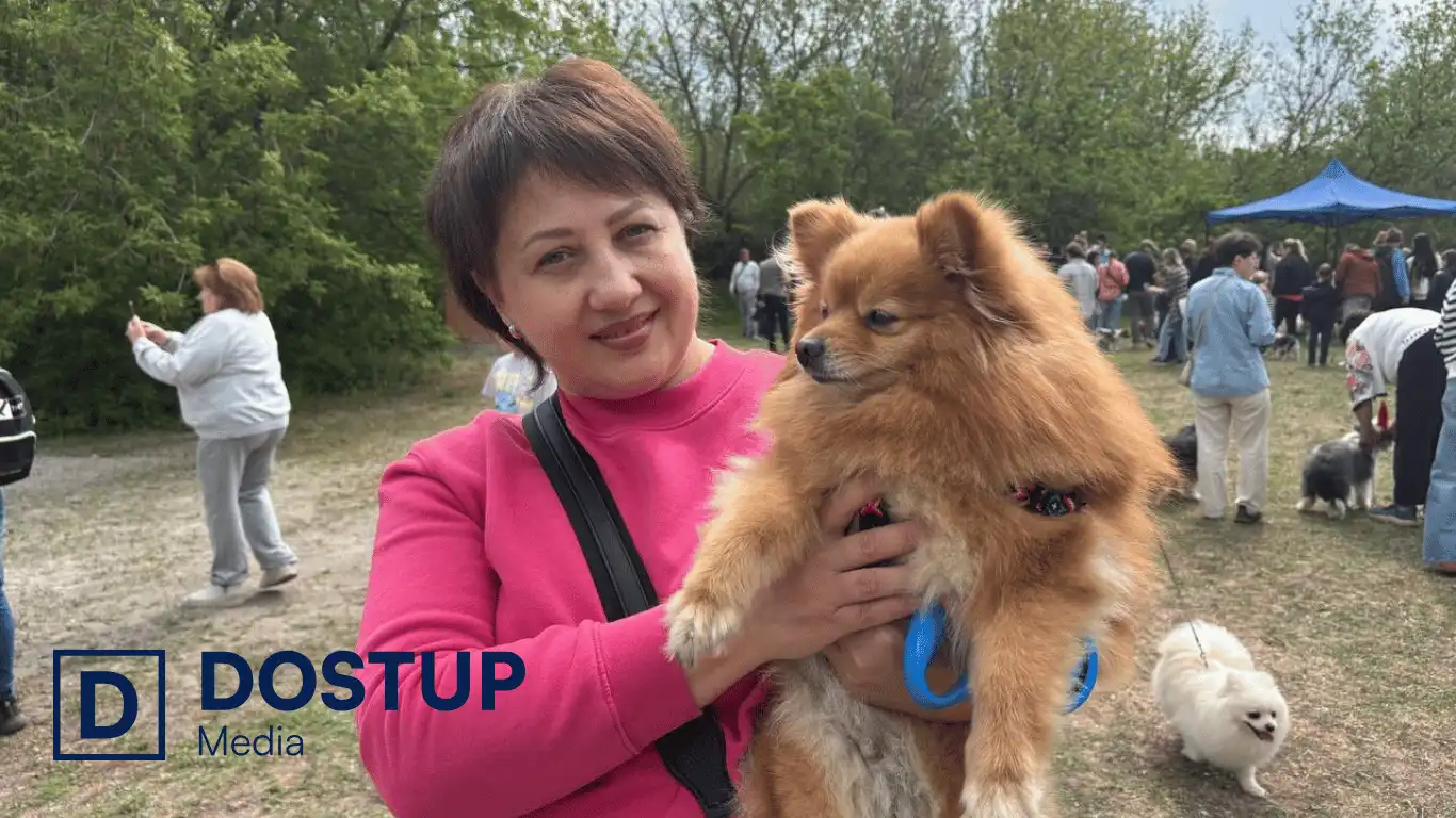 Надія зі своєю собакою