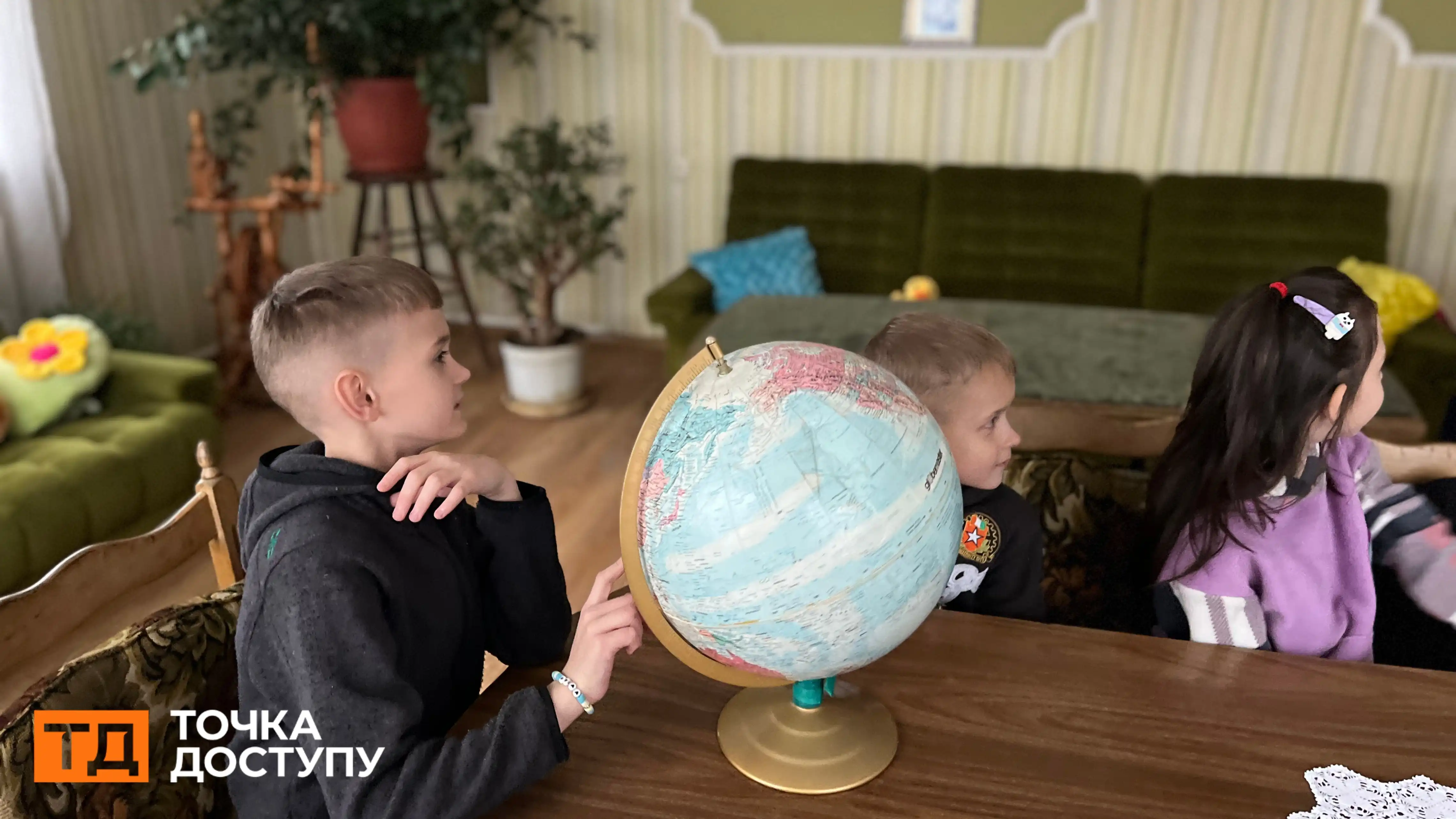 Три тижні на евакуацію: історія родини Цимбалюків, яка виїхала з-під обстрілів із десятьма дітьми на Кіровоградщину