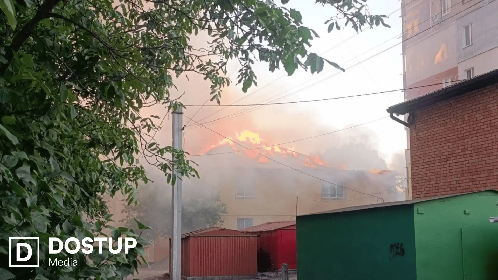 Масштабна пожежа спалахнула на Ковалівці у Кропивницькому