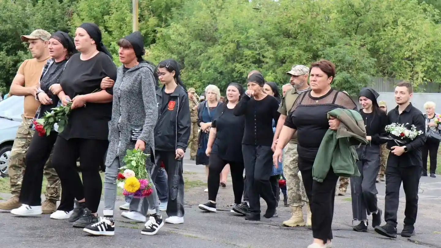 В Онуфріївській громаді попрощалися із 22-річним захисником Сергієм Марцинкевичем