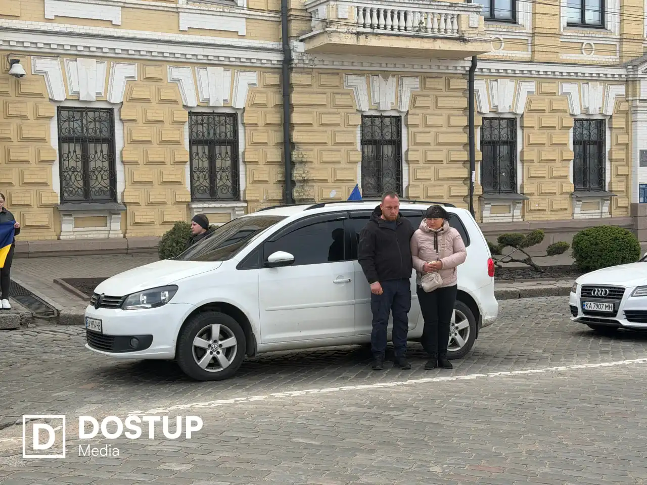 Прощання з трьома військовими на площі