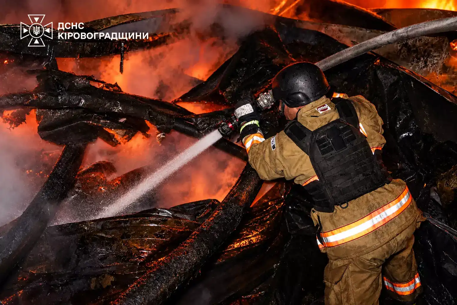 Влучання по будинкам, скаладам і підприємствам: Росія атакувала Кропивницький