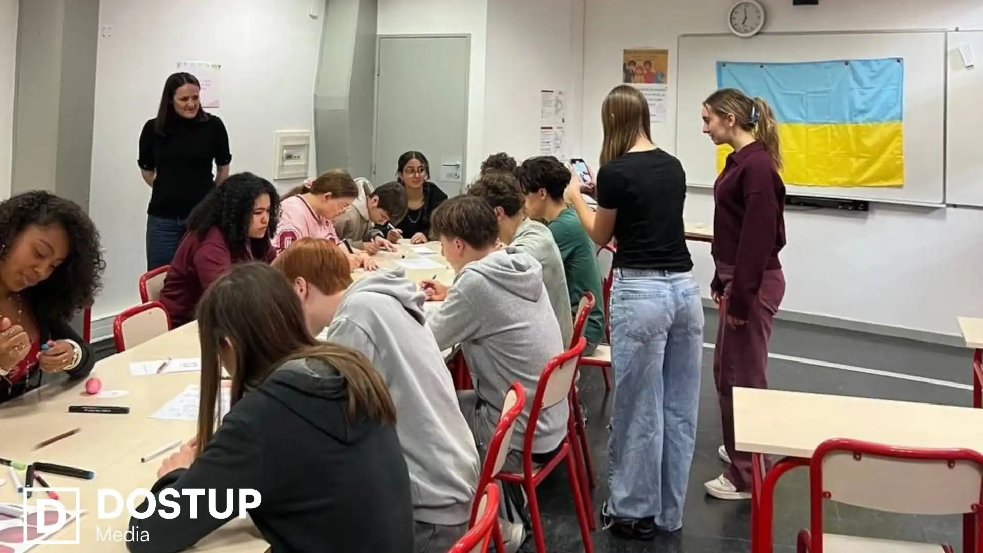 Вчили французьку і навчали іноземців розмальовувати писанки: як учні з Кропивницького побували на обміні у Франції