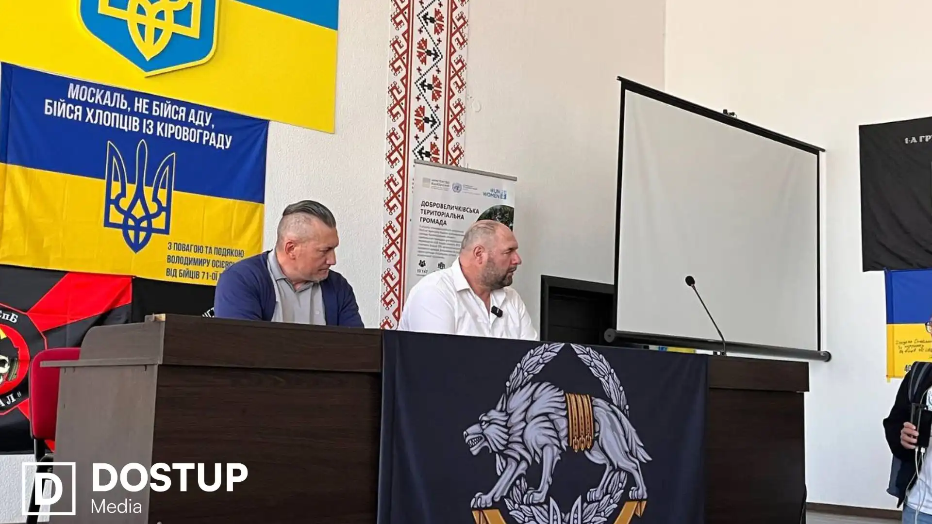 Володимир Осієвський. На фото він праворуч