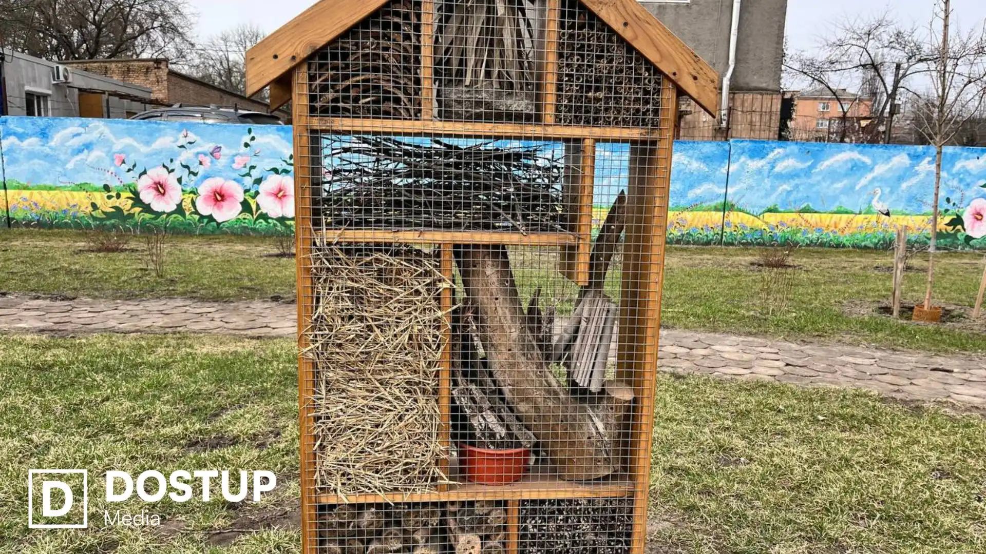 Екосквер на Соборній у Кропивницькому: дерева і кущі прижилися, але балансоутримувача ще оформлюють