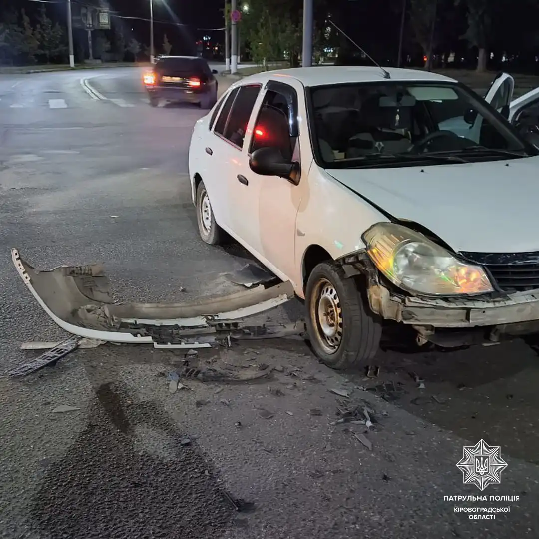 На перехресті вулиць Академіка Тамма та Янoвськoгo сталася ДТП