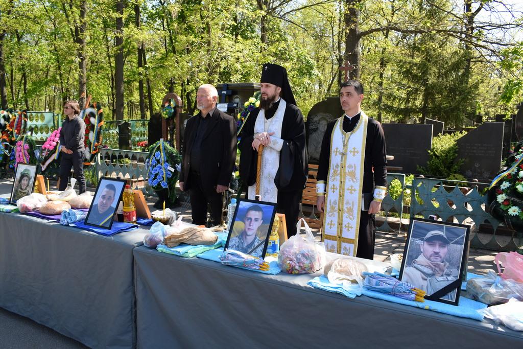 попрощалися з військовими