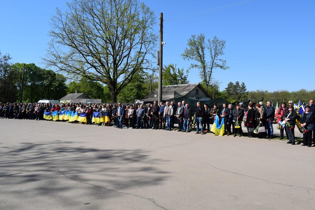 попрощалися з військовими