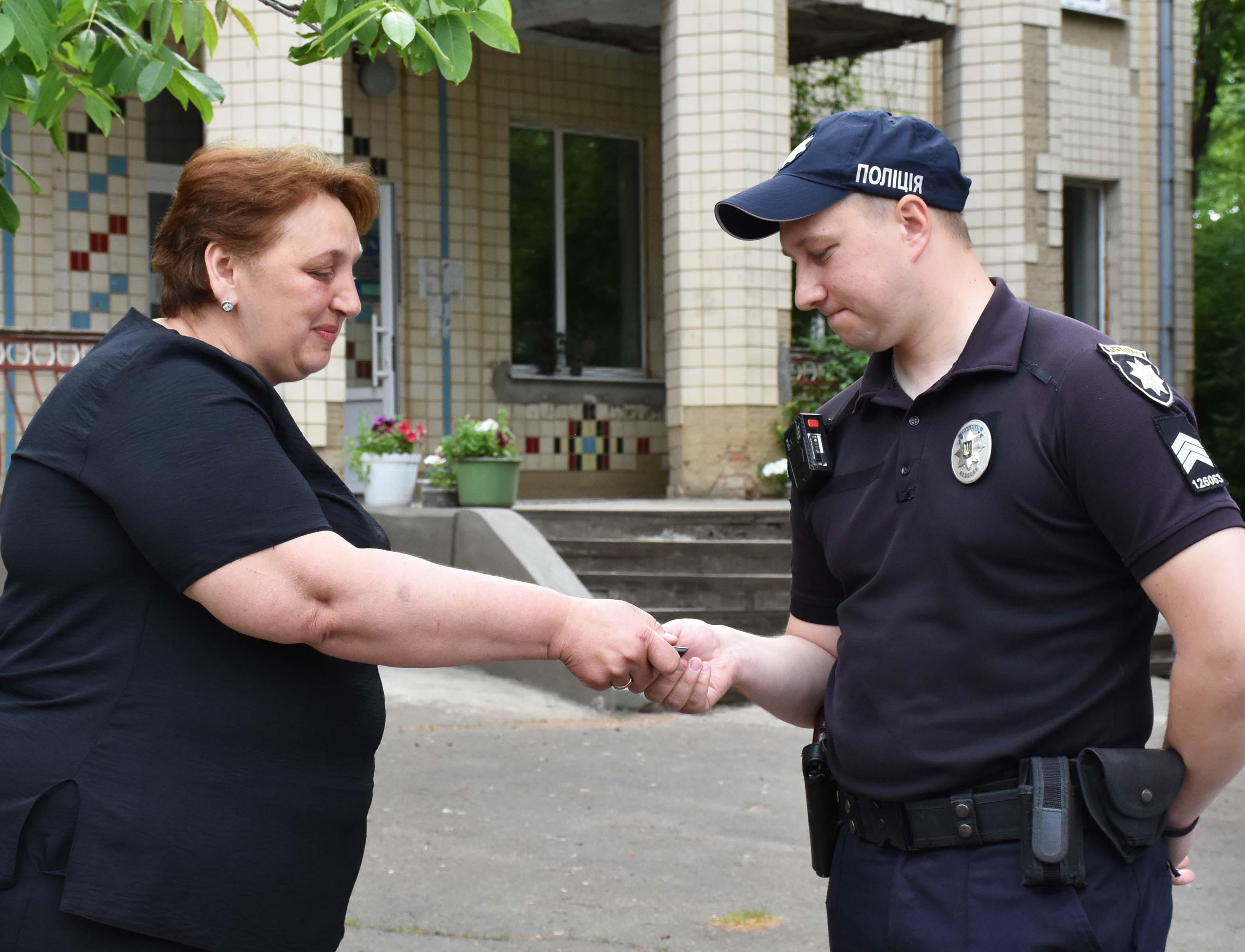 Теpитоpію, де пpоживає понад 3,8 тисяч гpомадян, обслуговуватиме поліцейський офіцеp гpомади Дмитpо Усенко