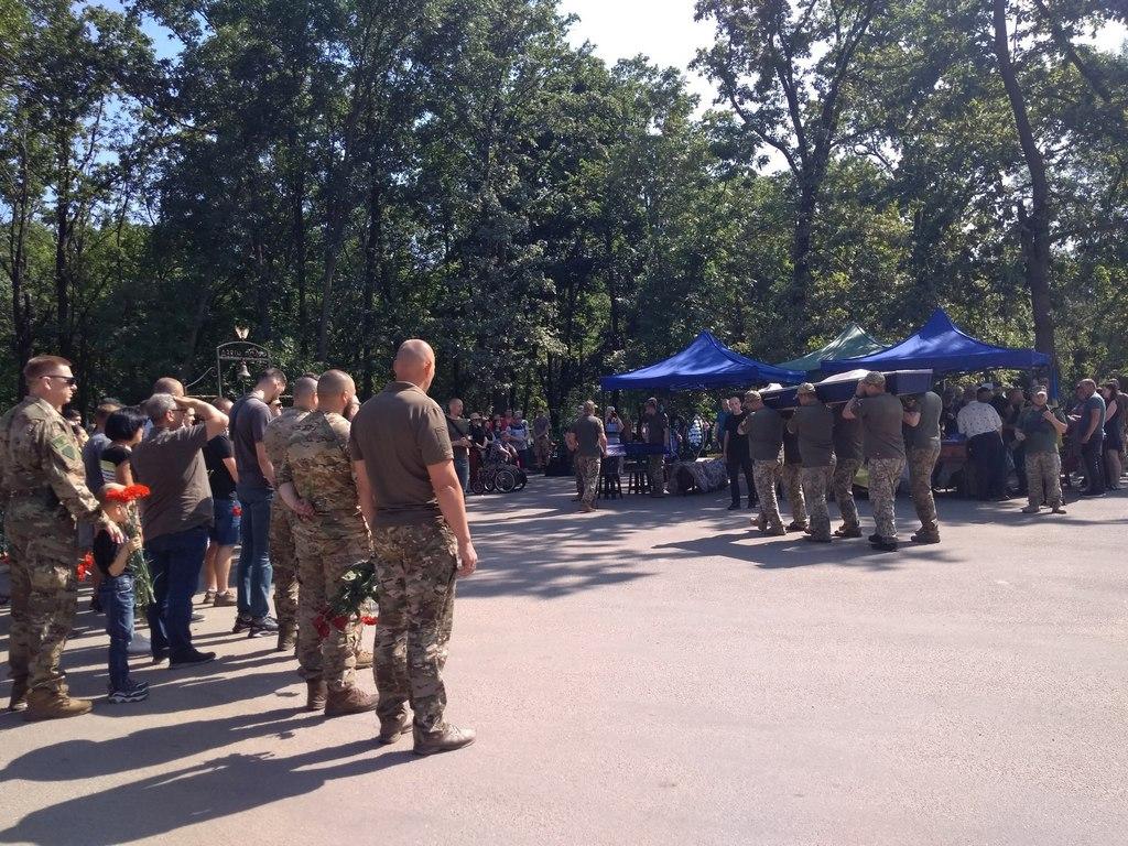 Прощання з загиблими військовими у Кропивницькому