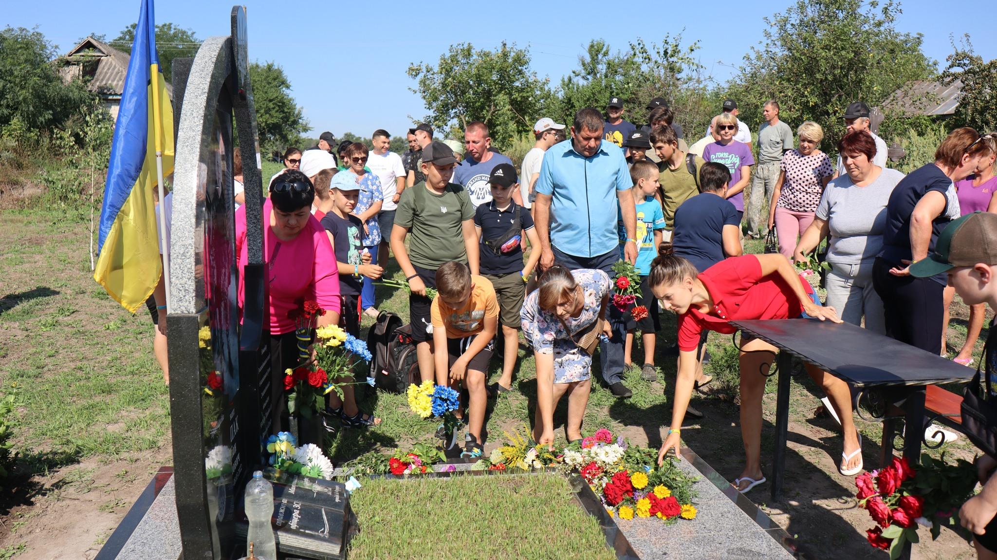 хвилина мовчання за Юліаном Ступаком і усіма загиблими у війні