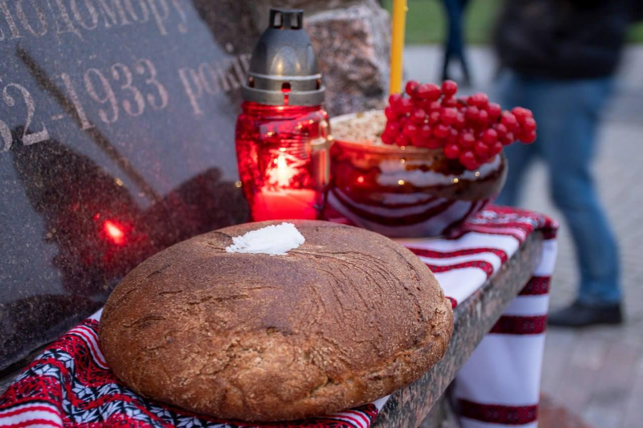 Вшанували пам'ять жертв голодоморів у Кропивницькому