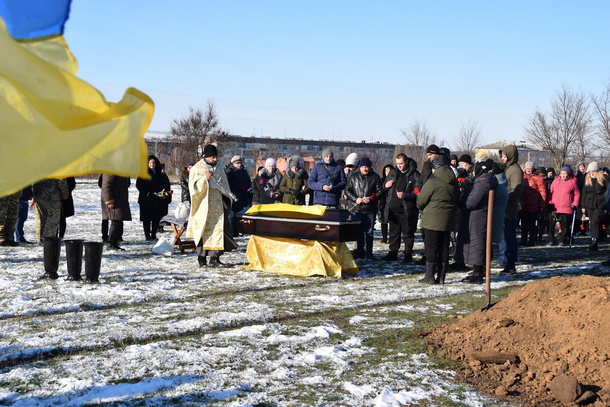 Поховання військового у Петровому