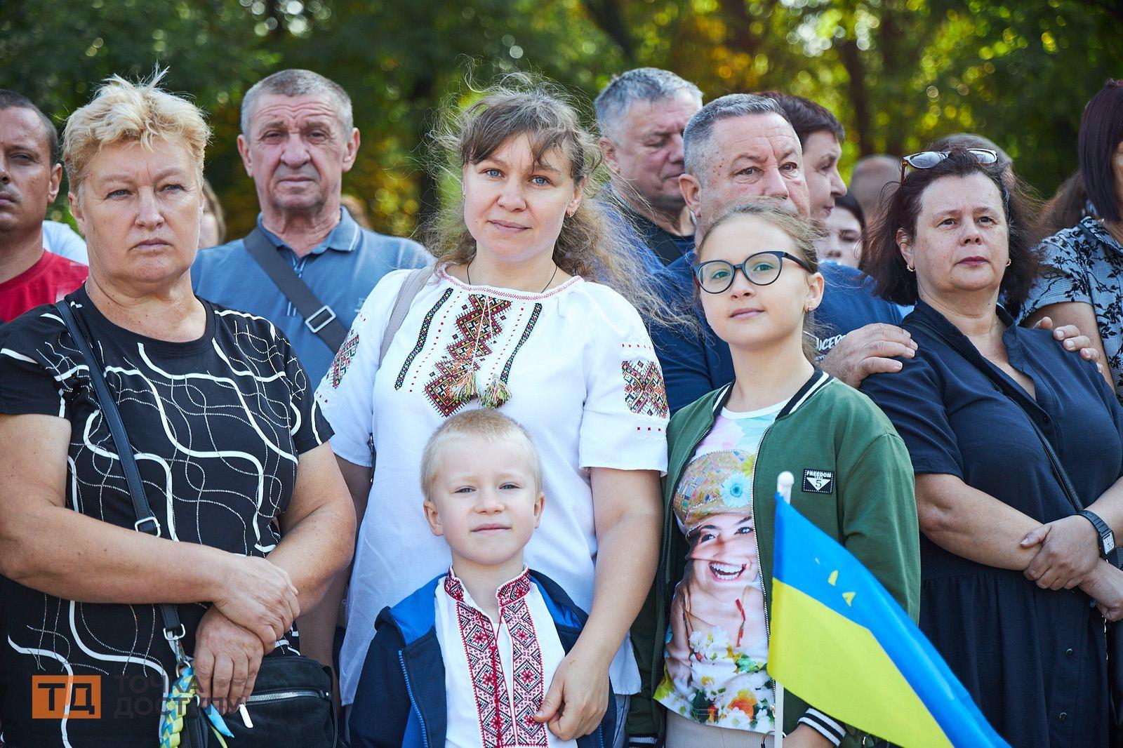 Церемонія покладання квітів з нагоди Дня прапора