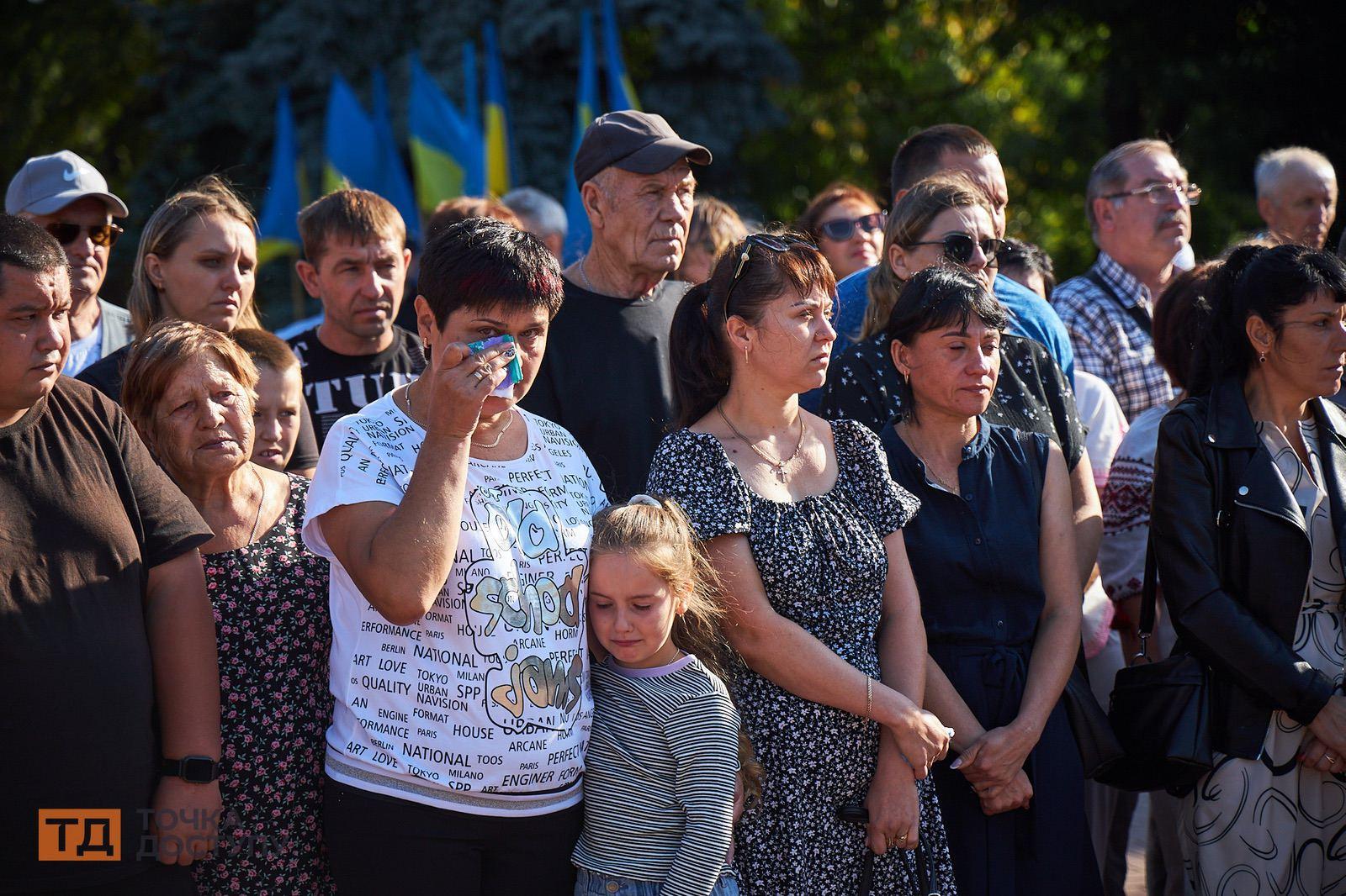 Церемонія покладання квітів на Фортечних валах з нагоди Дня прапора