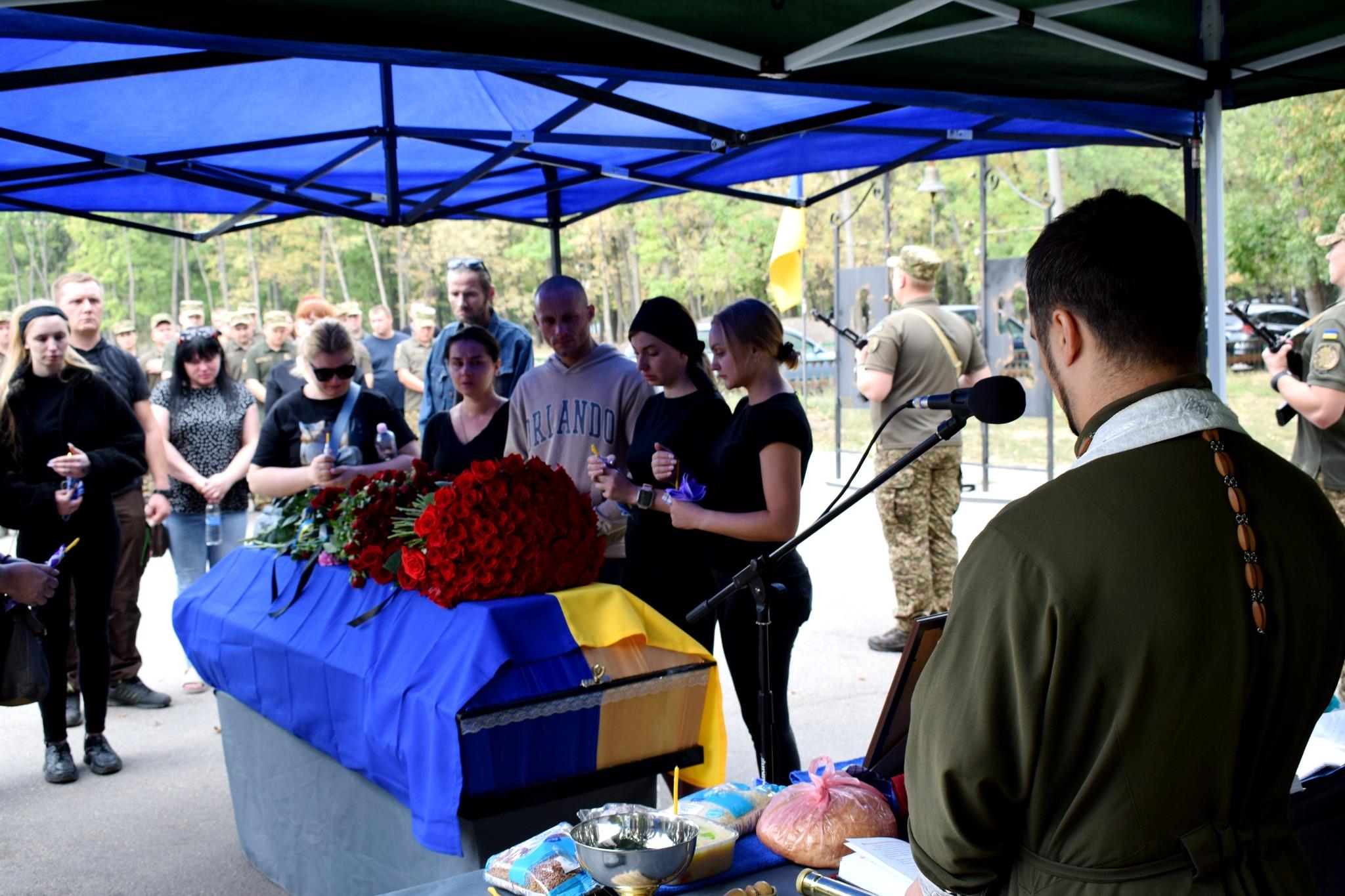 Прощання із загиблим військовим Денисом Бессарабом у Кропивницькому