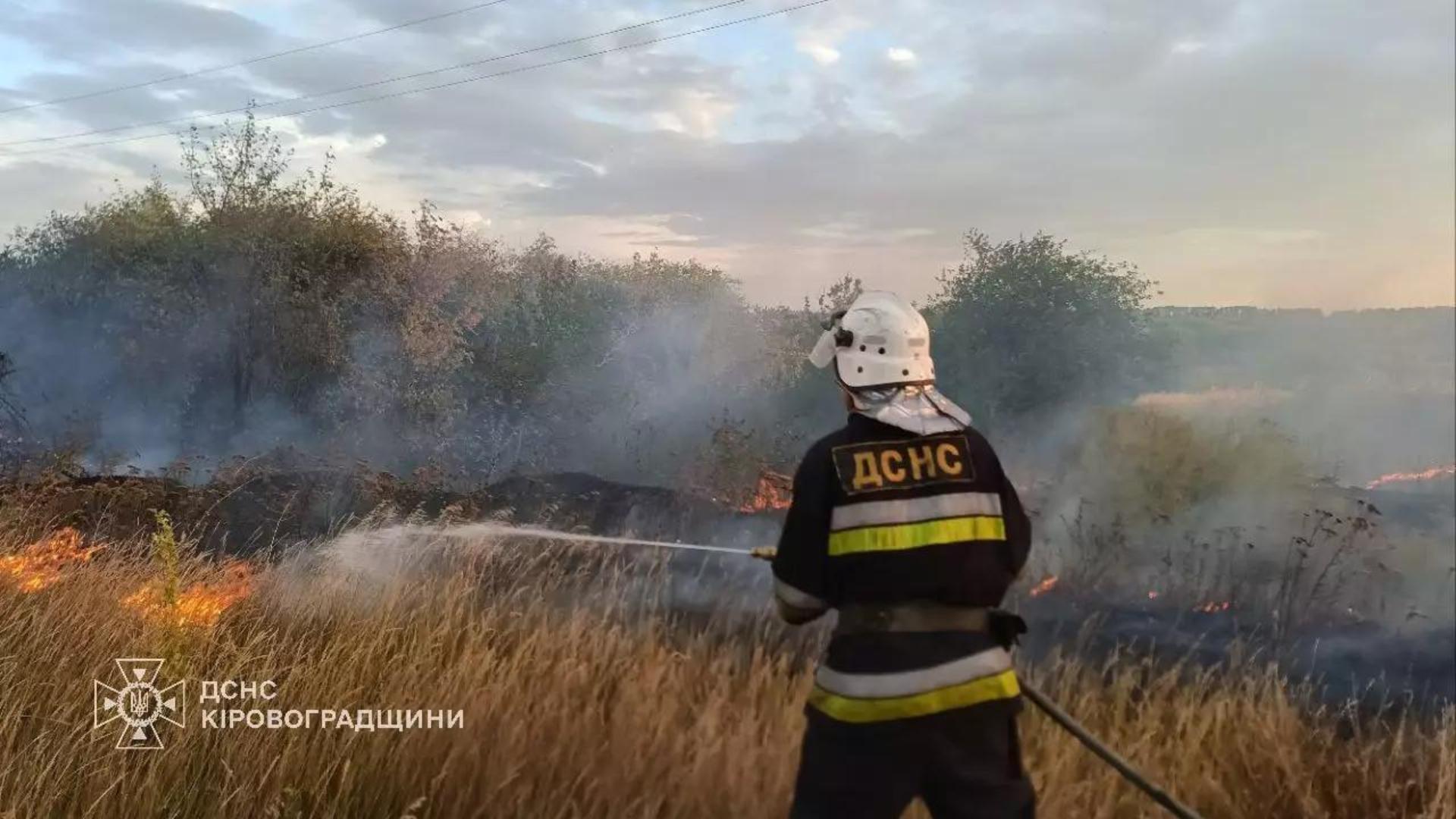 жінка отримала травми під час пожежі у селі Підгайці