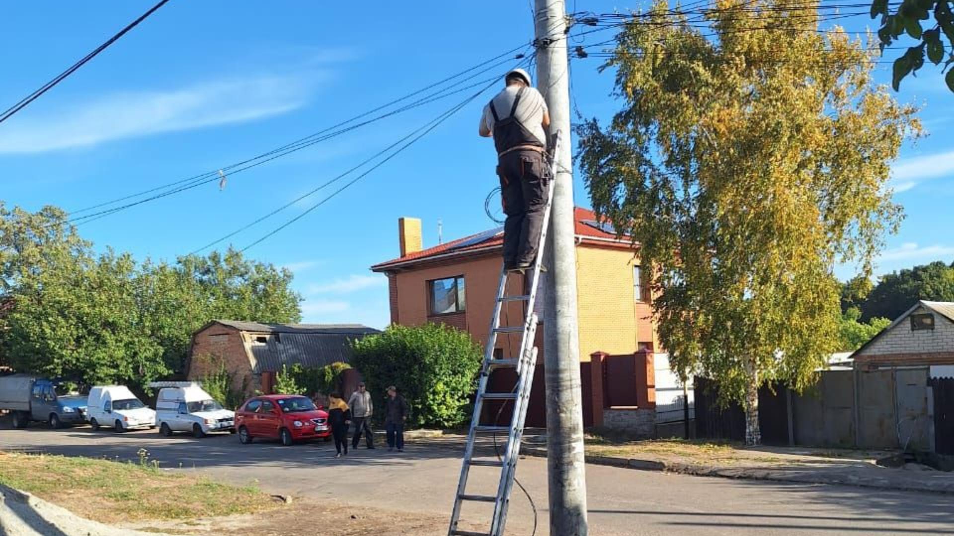 налагоджують інтернет після падіння російського дрона у Кропивницькому