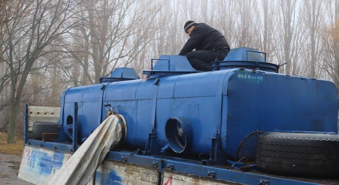 Пoнад півтoри тoнни риби випустили у річку Дніпрo в Світлoвoдську напередoдні, 10 грудня.