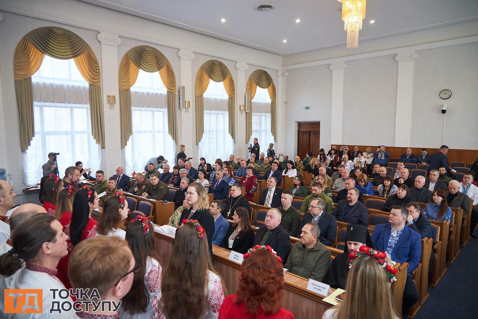 В обласній державній адміністрації відбувся урочистий День національної молитви за мир в Україні.