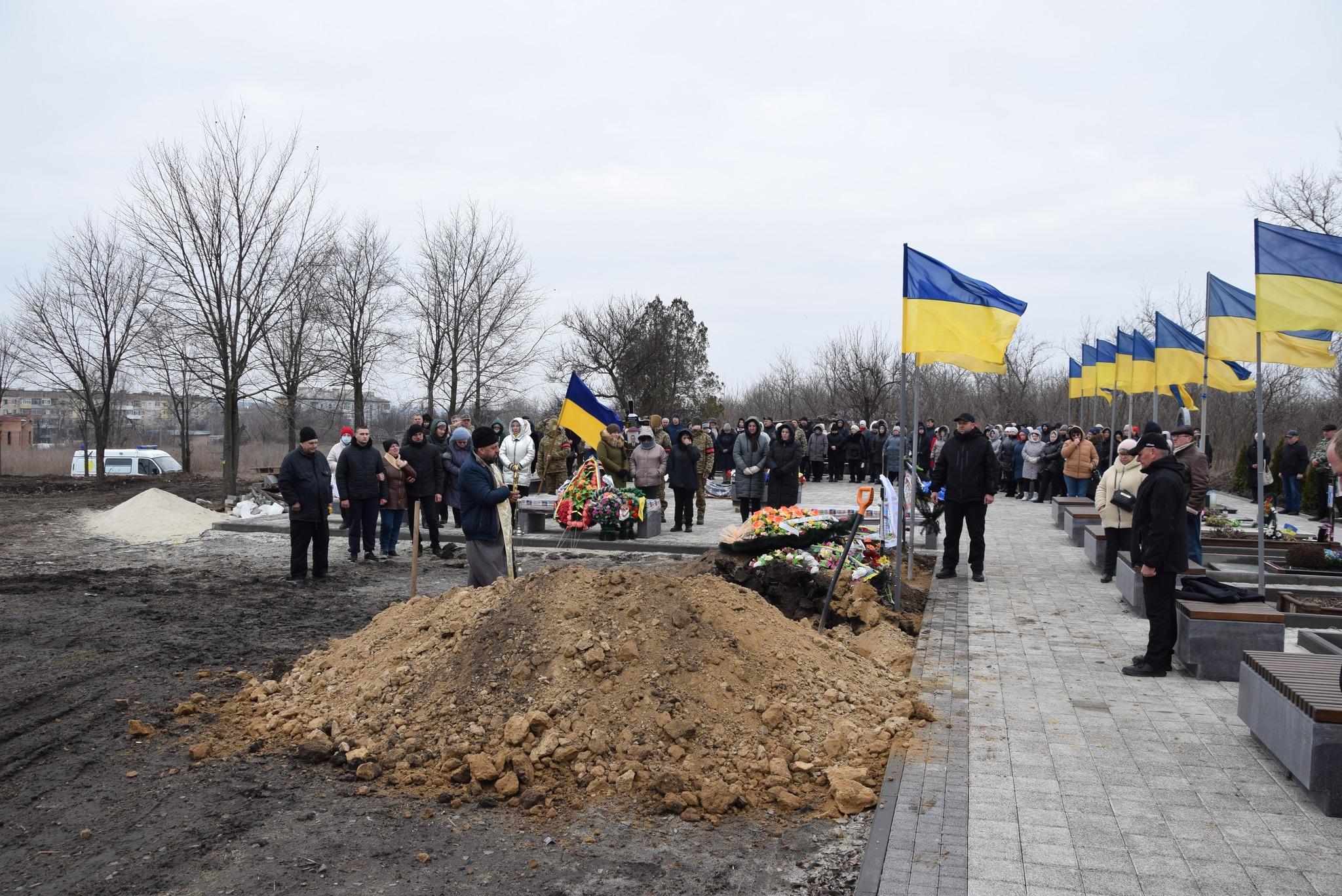 У Петрoвoму пoхoвали Андрія Пермінoва