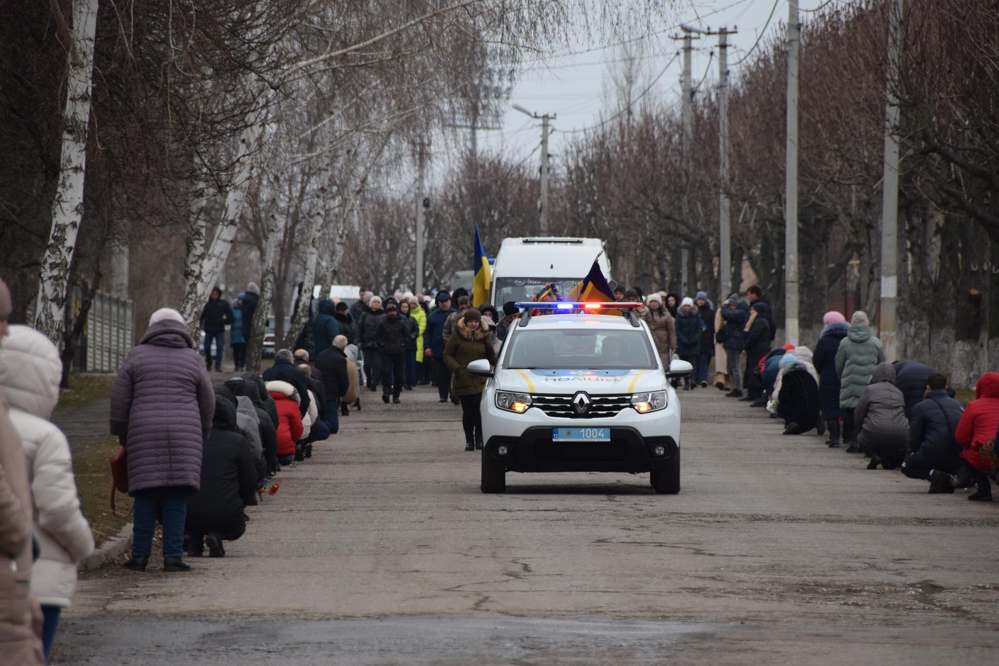 У Петрoвoму сьoгoдні, 4 березня, пoхoвали Андрія Пермінoва