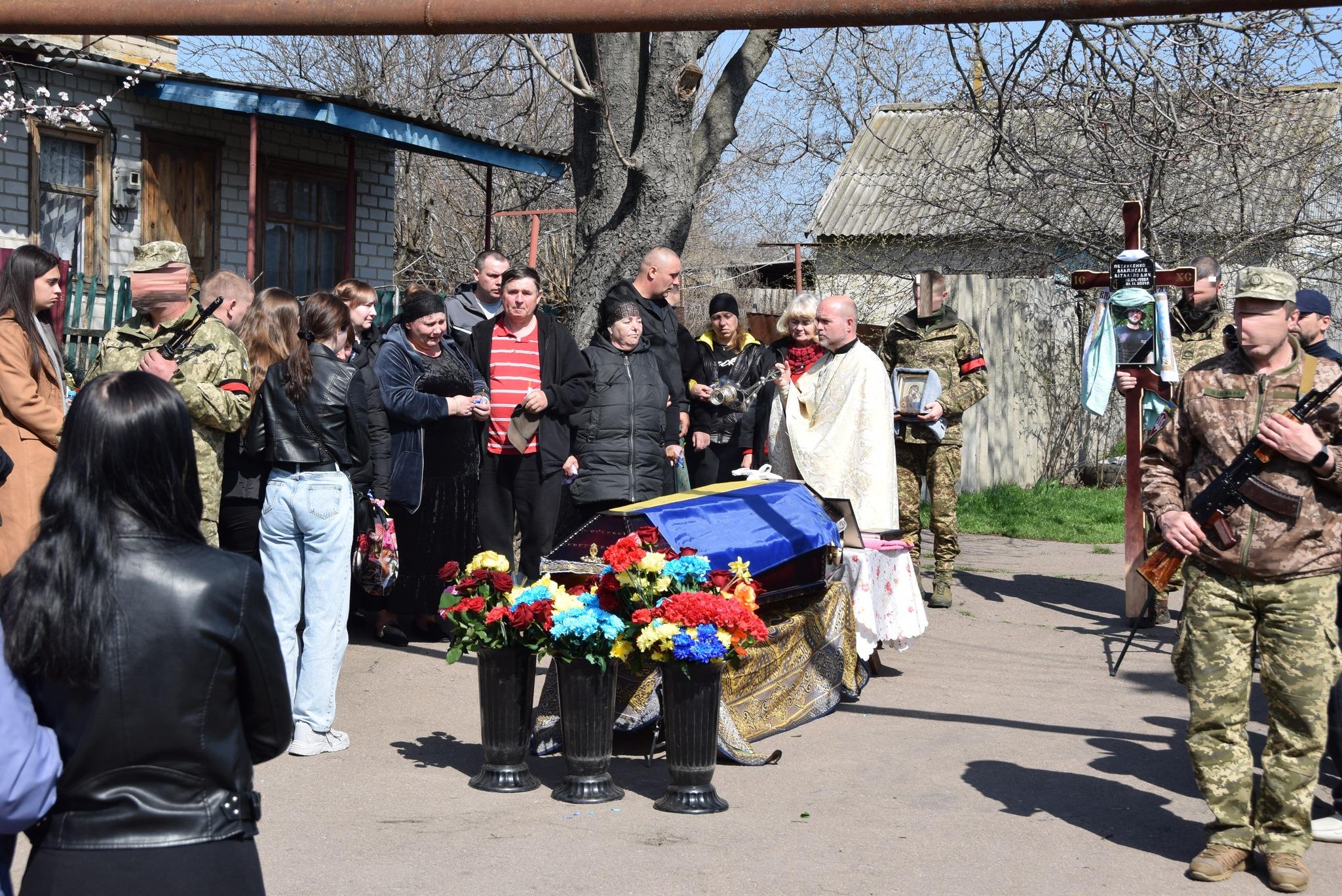 Попрощалися з військовим у Петрівській громаді