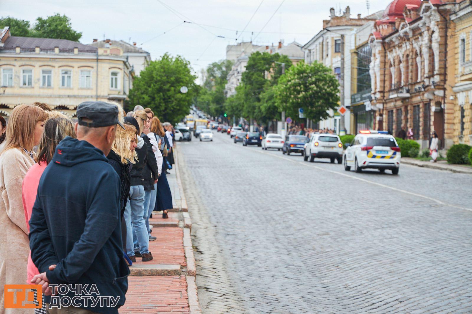 У Кропивницькому на площі Героїв Майдану відбулася церемонія прощання з героєм.