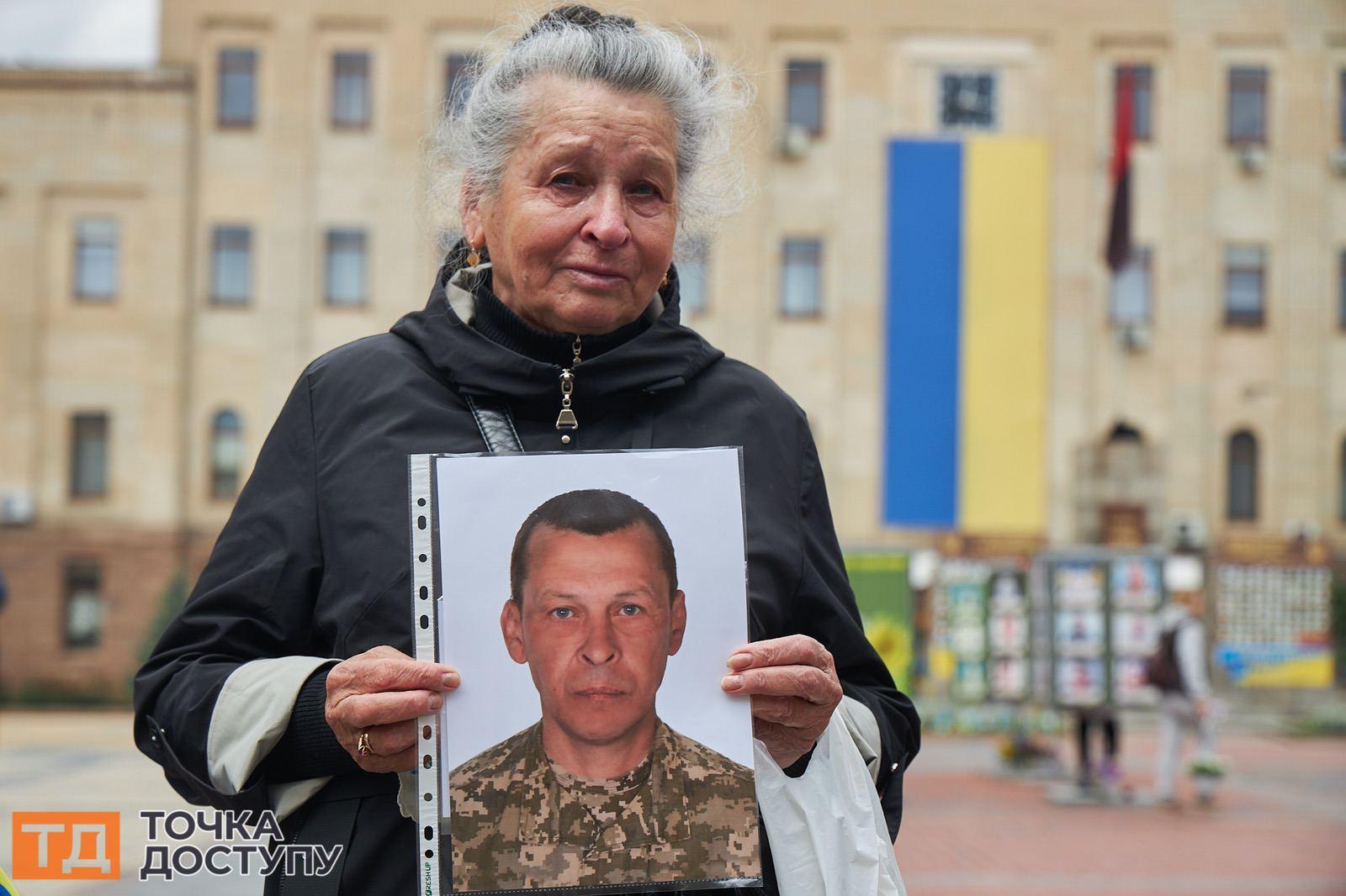 на площі Героїв Майдану відбулася акція акція "Не мовчи! Полон вбиває!"