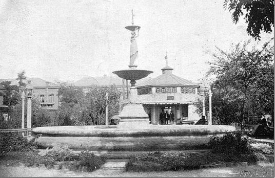 Історичне фото на площі Героїв Майдану