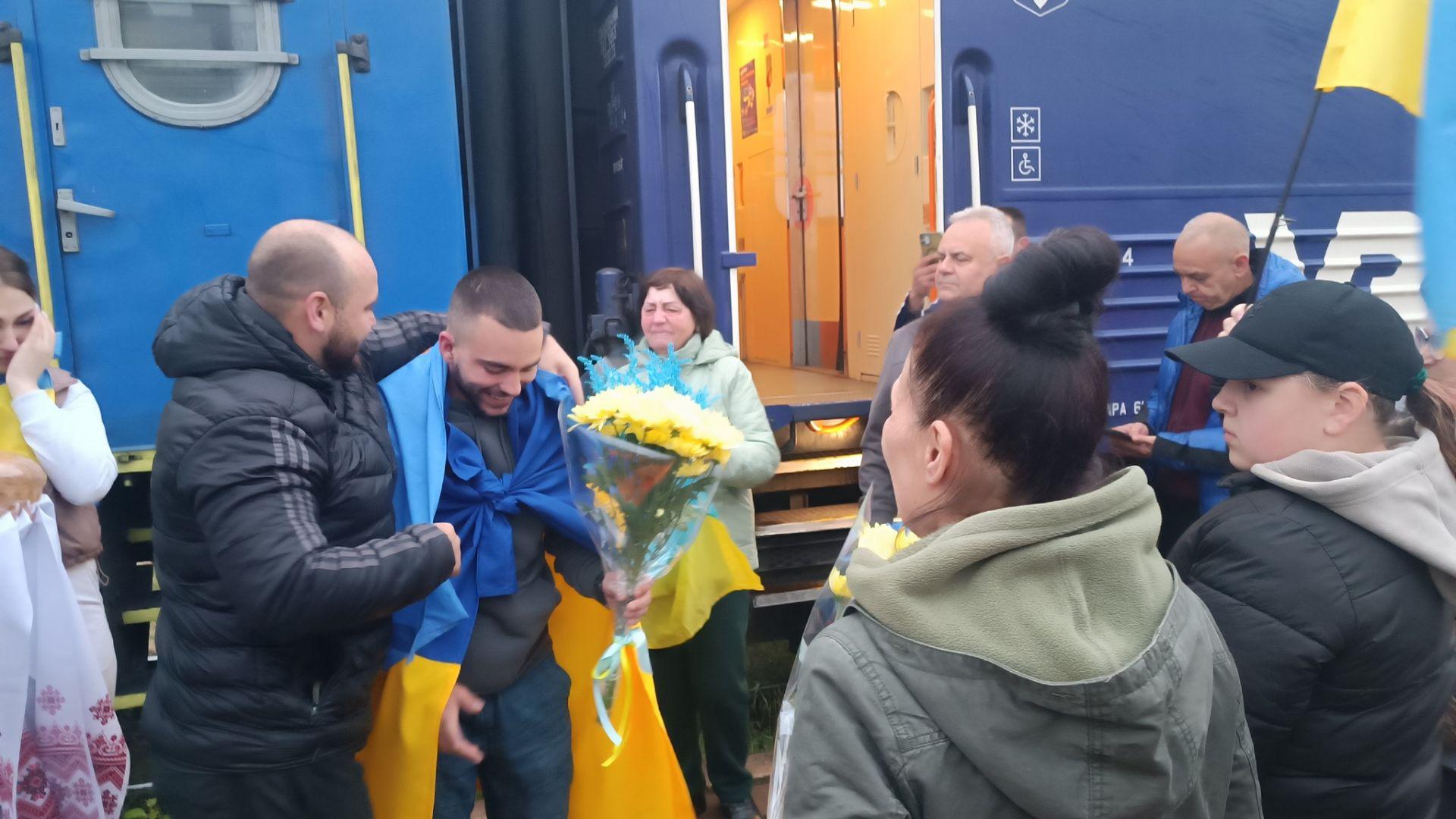 У Знам’янці на Кіровоградщині зустріли військового, який повернувся з російського полону
