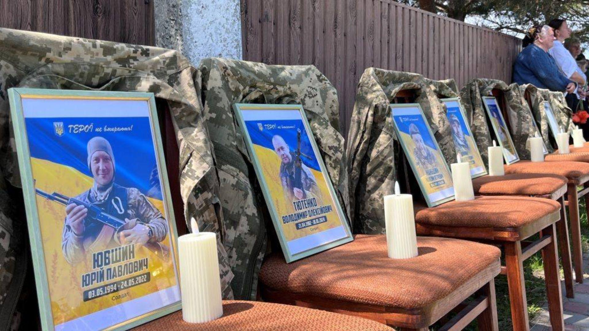 У Капітанівці відкрили Алею слави на честь загиблих захисників