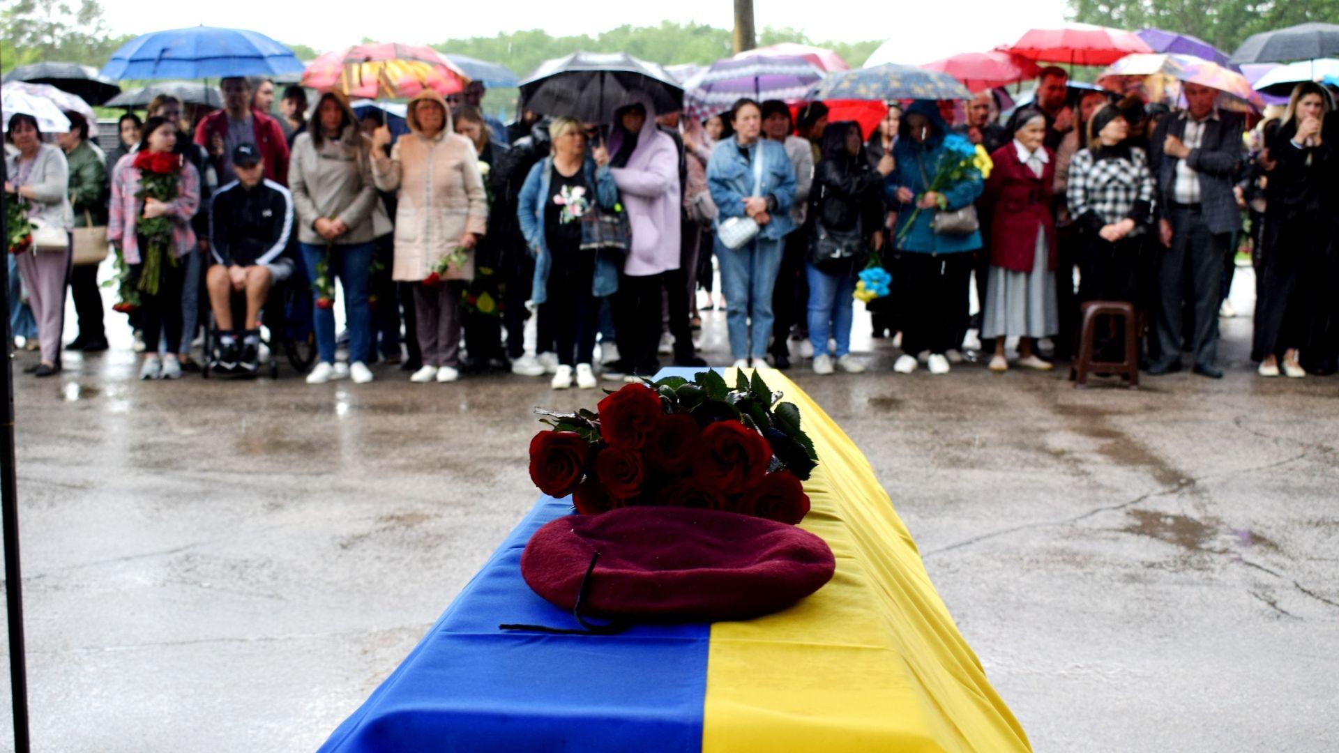 У Кропивницькому попрощалися із загиблими захисниками Романом Конограєм та Сергієм Гриньком