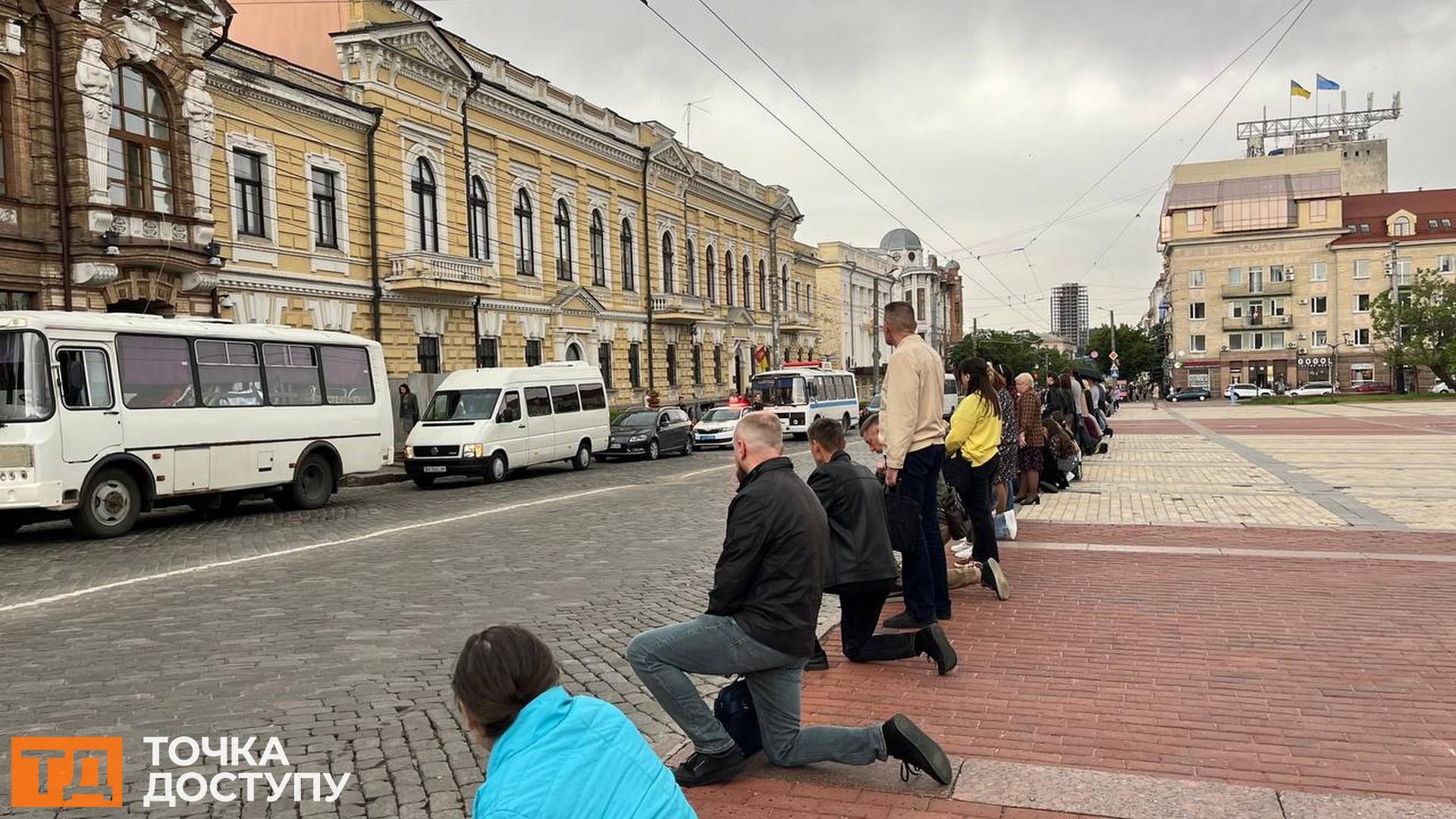 У центрі Кропивницького зупинився траурний кортеж