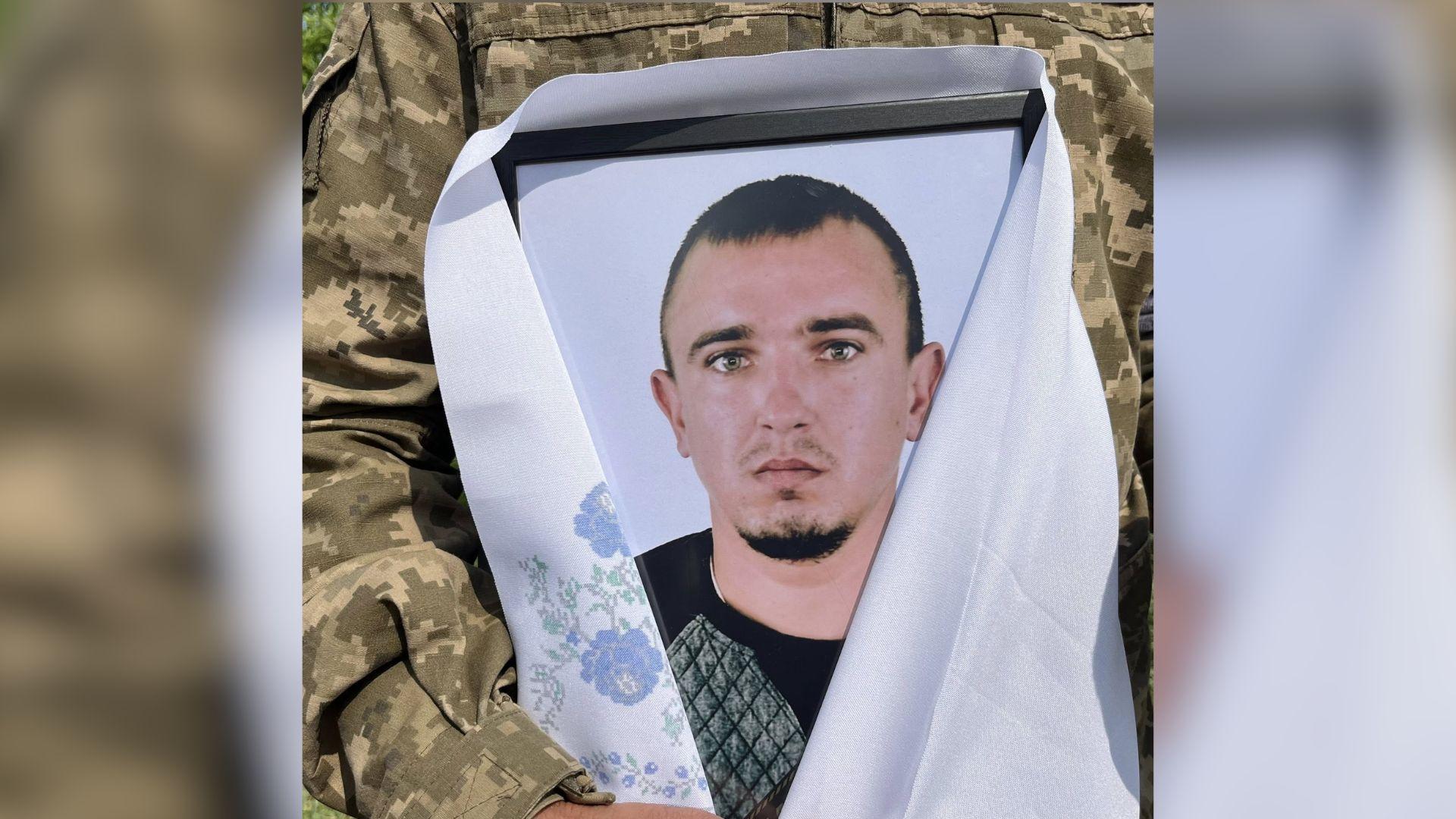 У громаді на Кіровоградщині попрощалися із полеглим воїном 