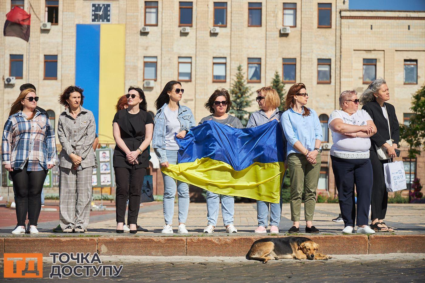  Кропивницькому прощалися з воїном, який загинув за свободу України.