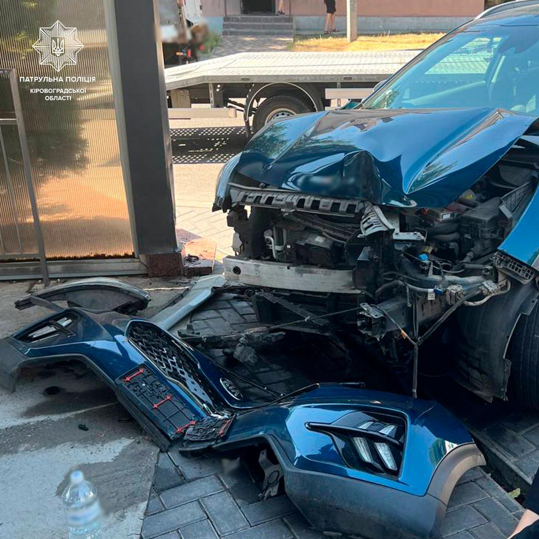 ДТП у Кропивницькому біля автомийки