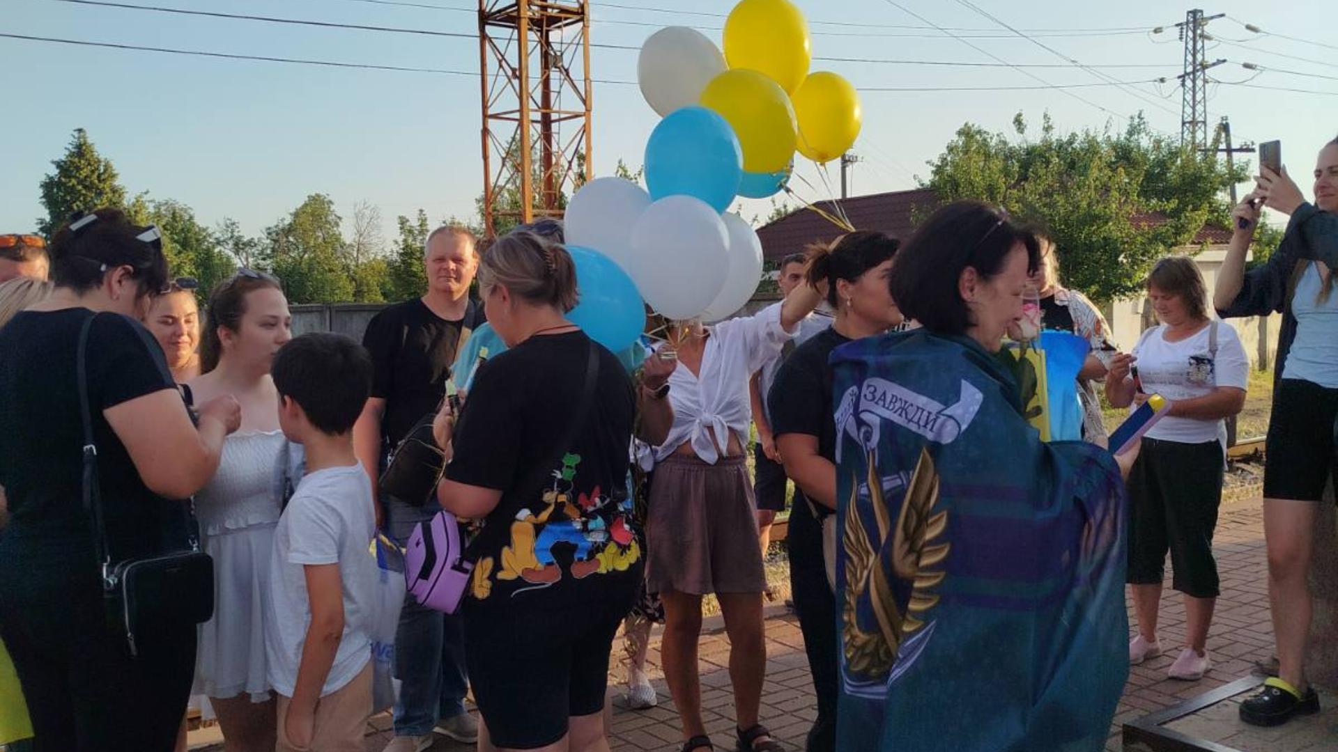 Зустріли звільненого з полону захисника Яна Бердара