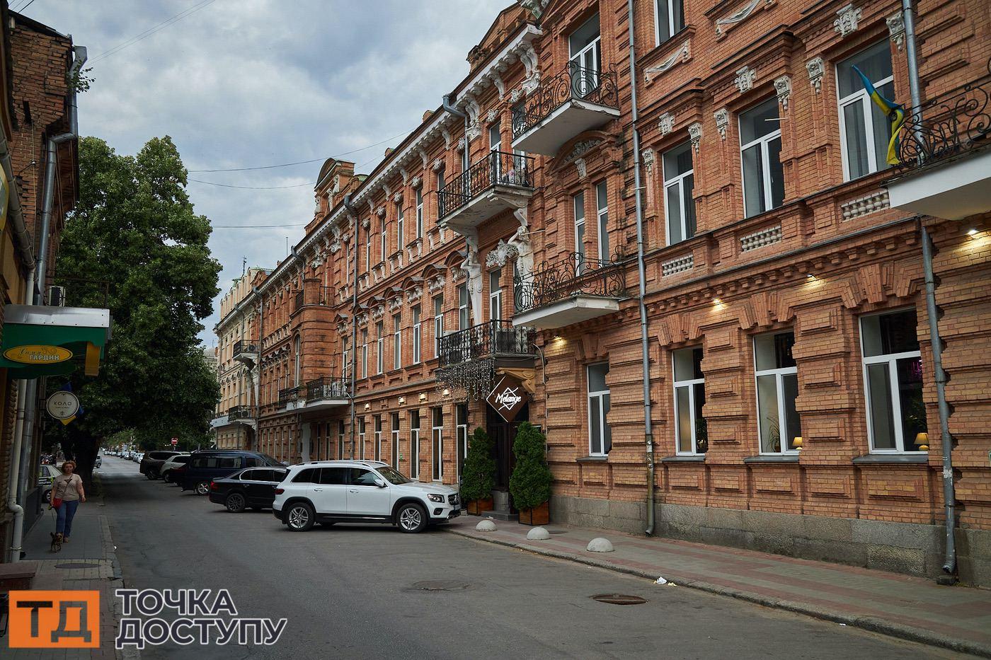 Кропивницький у вечірню пору наповнений спокоєм.